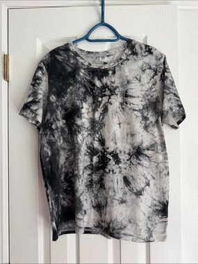 Black & White Tie-Dye Short Sleeve Tee with Dino Embroidery